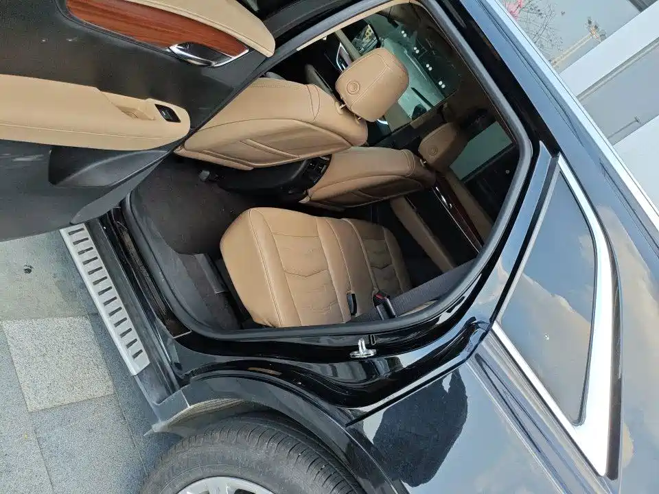 Cadillac XT5 — фото 6