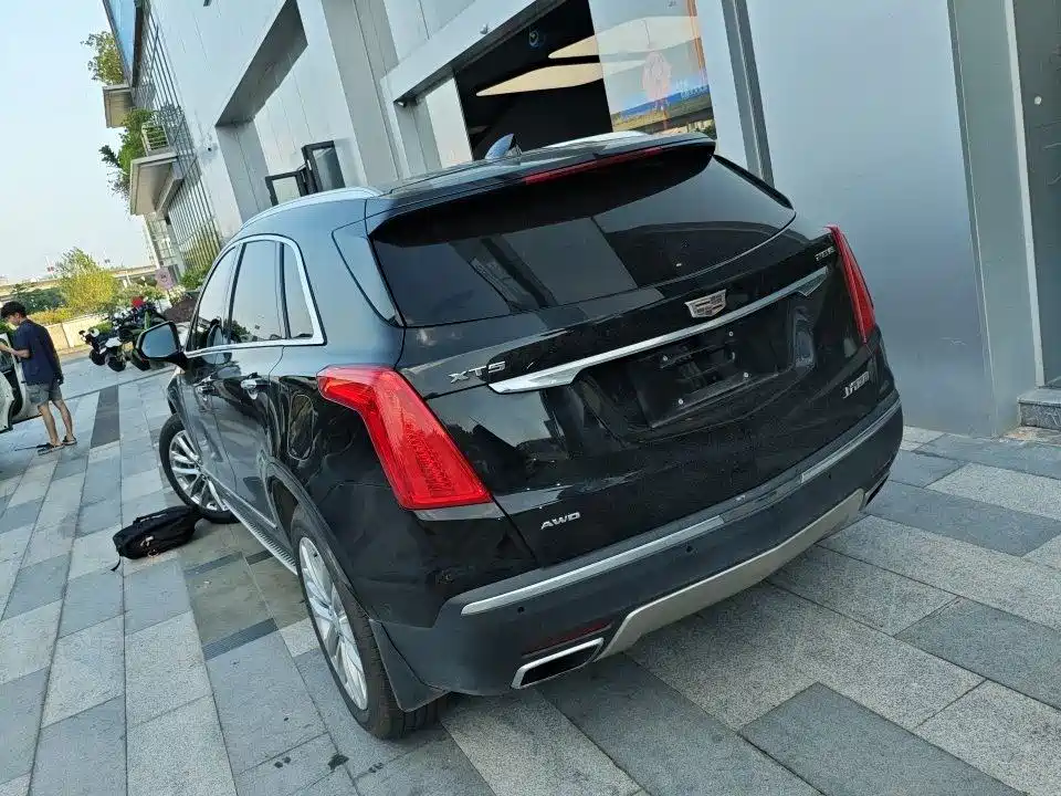 Cadillac XT5 — фото 7