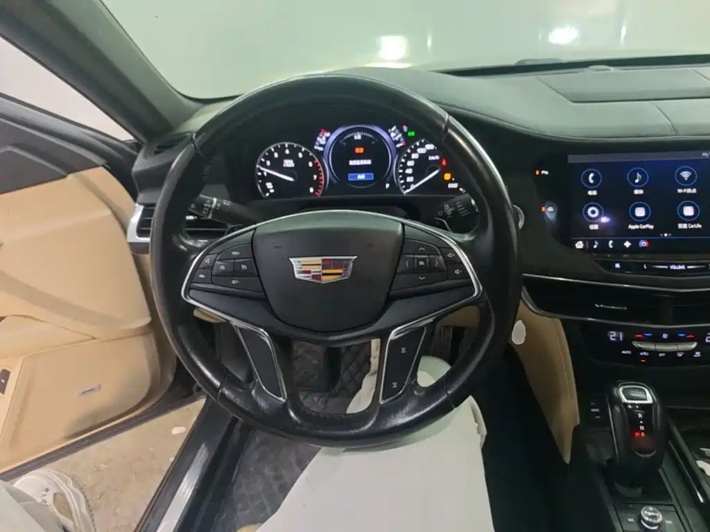 Cadillac CT6 — фото 11