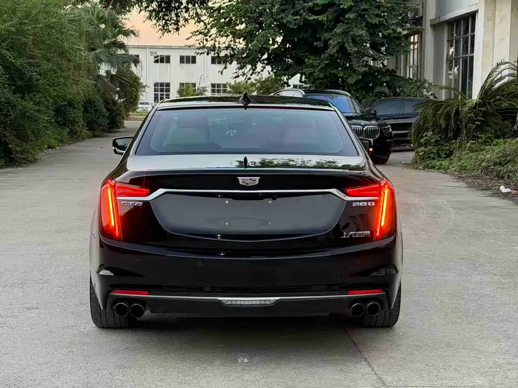 Cadillac CT6 — фото 6
