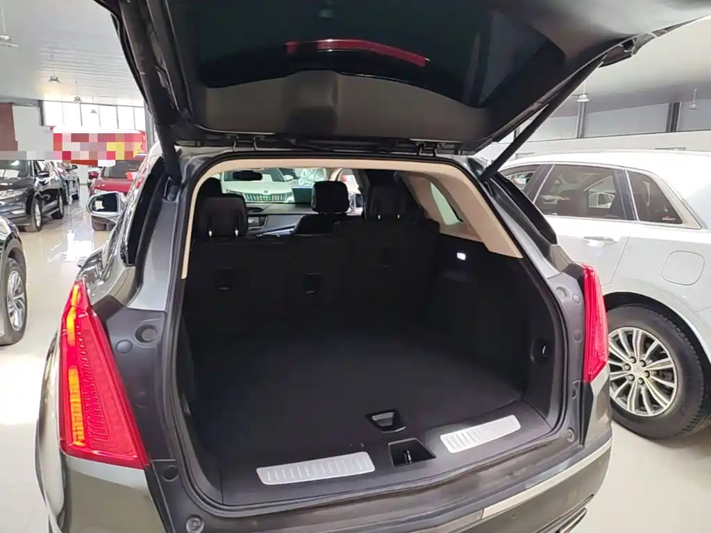 Cadillac XT5 — фото 19