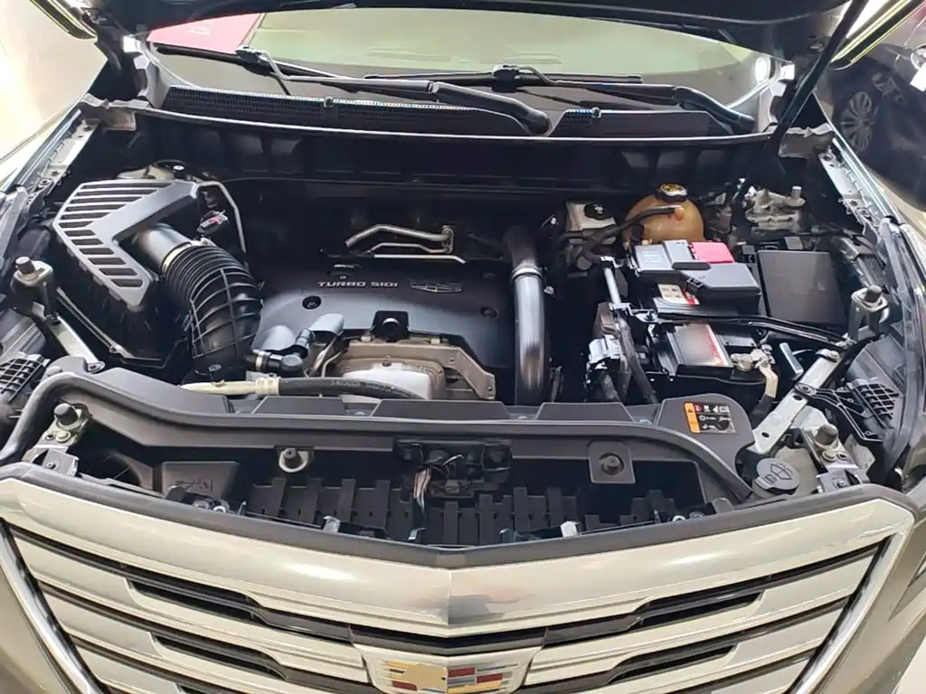 Cadillac XT5 — фото 20
