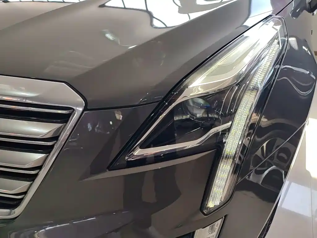 Cadillac XT5 — фото 24