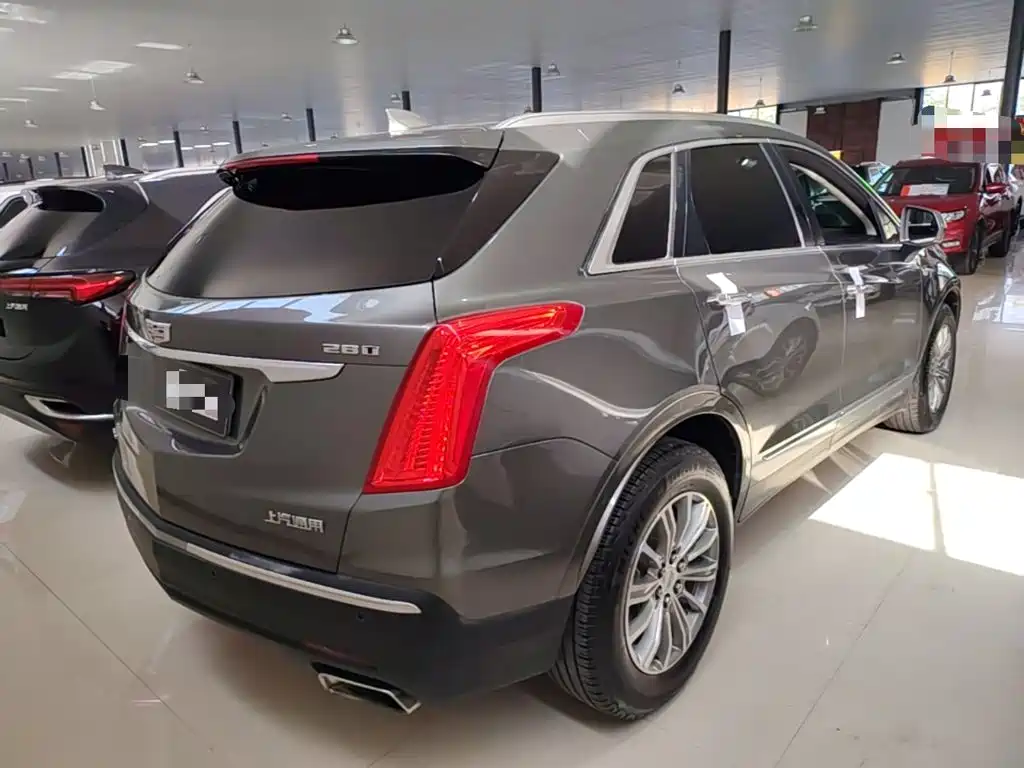 Cadillac XT5 — фото 7
