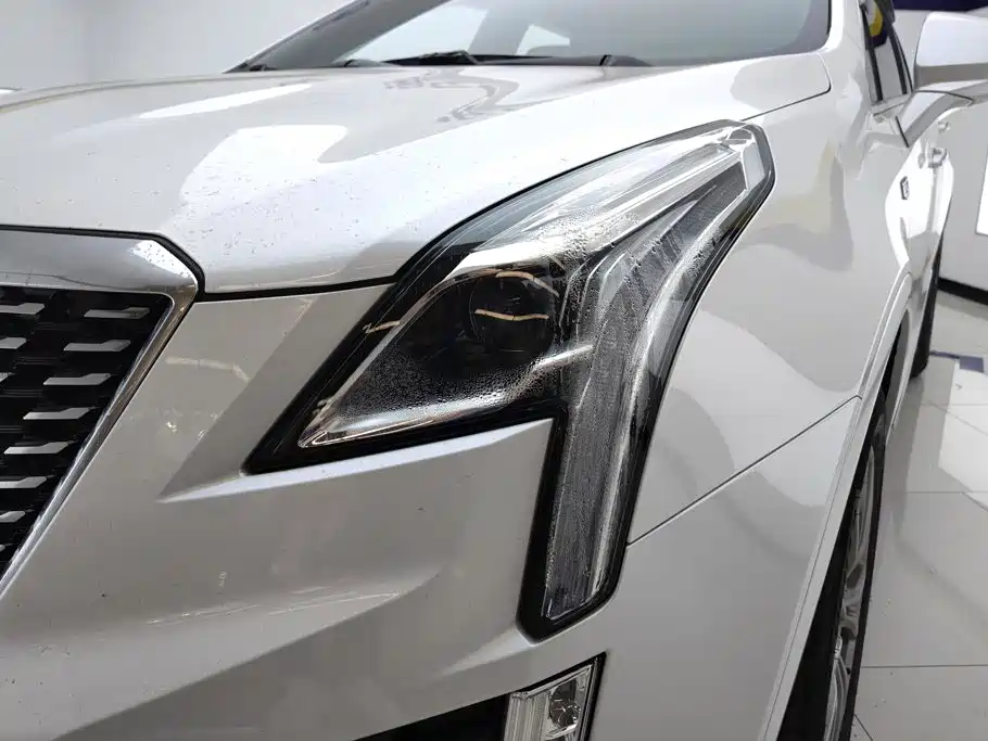 Cadillac XT5 — фото 5