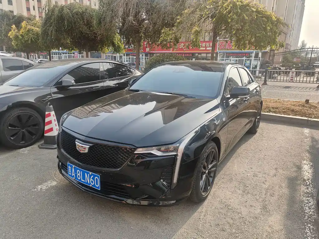 Cadillac CT4 — фото 3