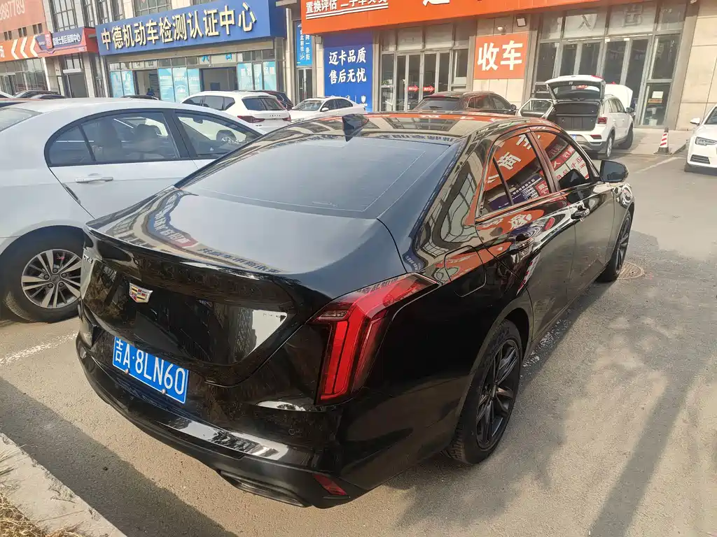 Cadillac CT4 — фото 6