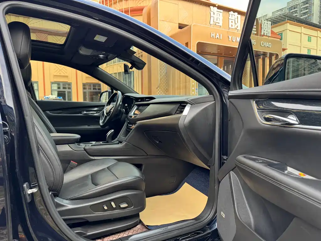 Cadillac XT5 — фото 11