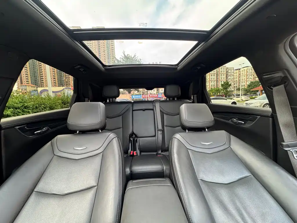 Cadillac XT5 — фото 14