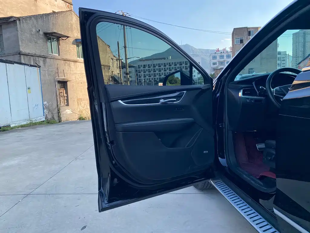 Cadillac XT5 — фото 9