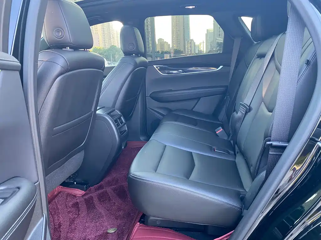 Cadillac XT5 — фото 10