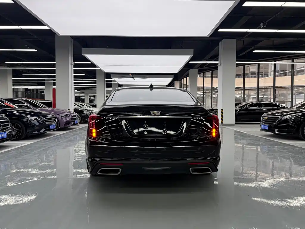 Cadillac CT5 — фото 20