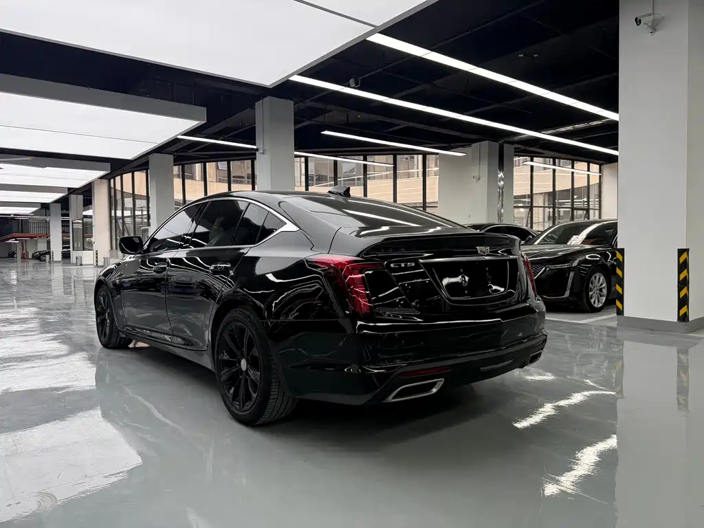 Cadillac CT5 — фото 21