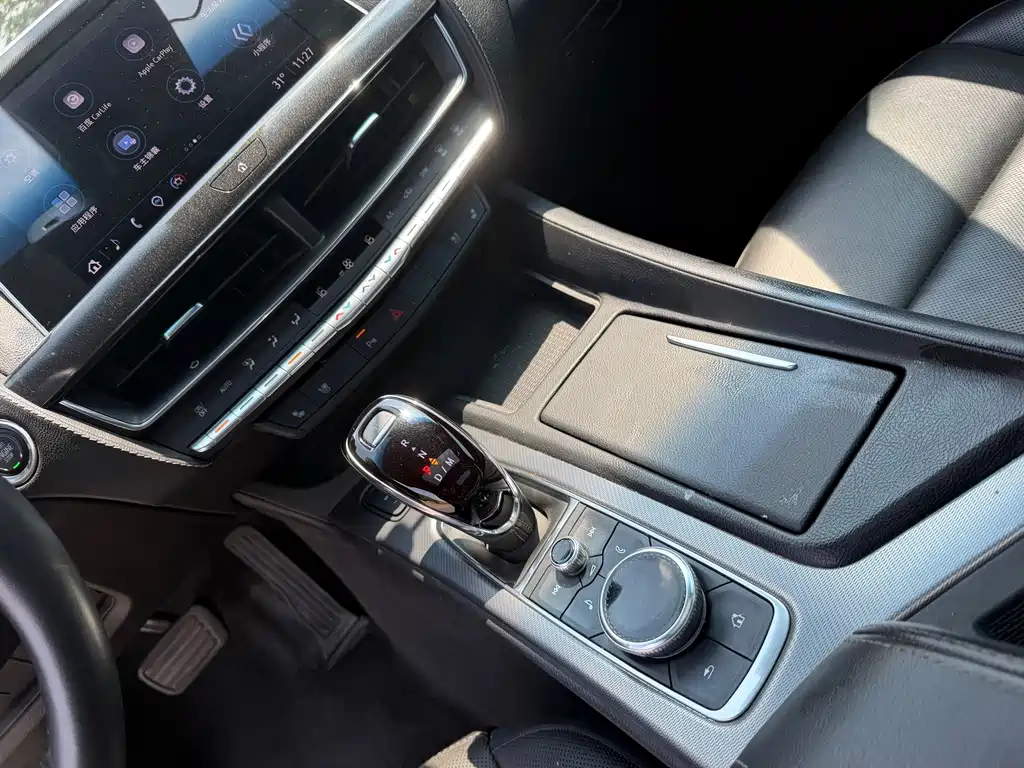 Cadillac CT5 — фото 13