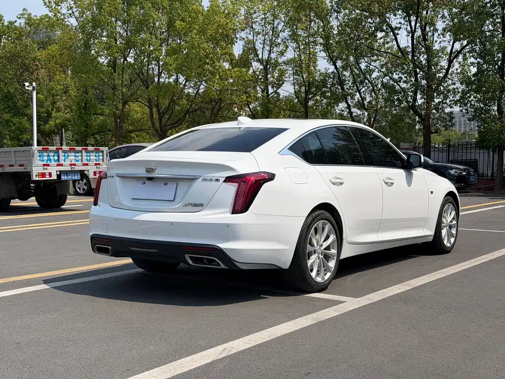 Cadillac CT5 — фото 6