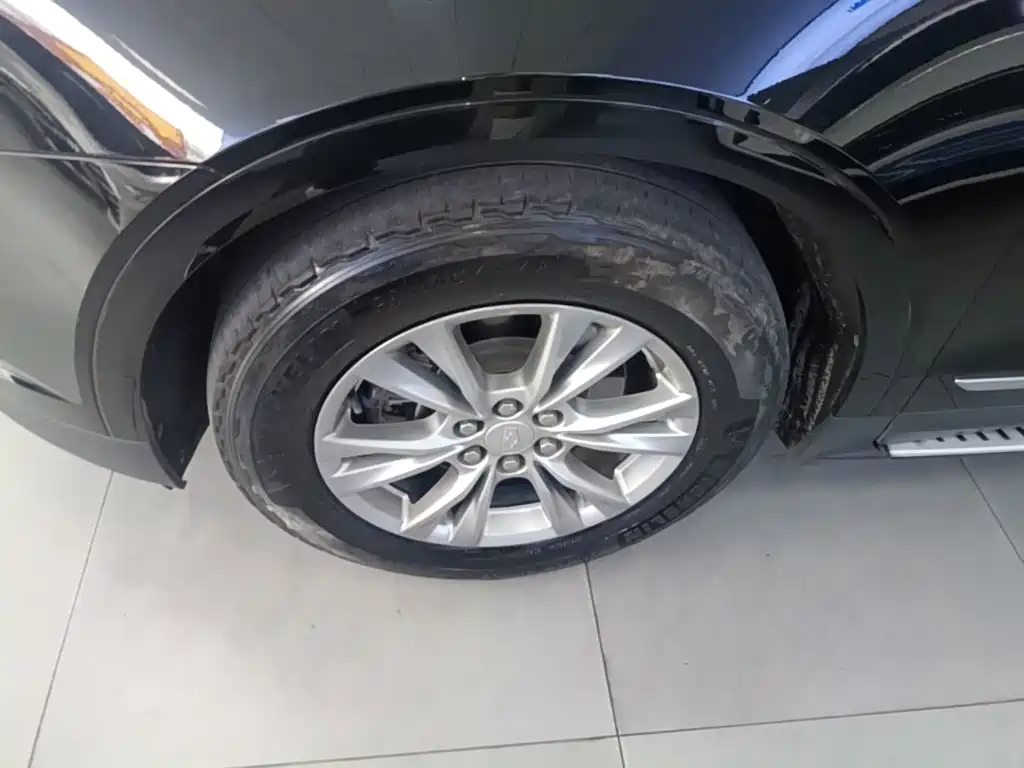Cadillac XT5 — фото 23
