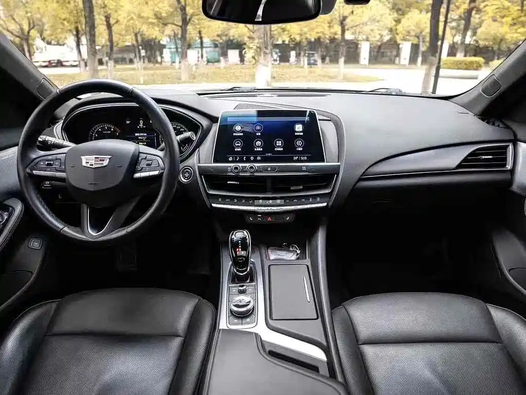 Cadillac CT5 — фото 4