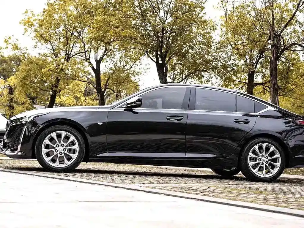 Cadillac CT5 — фото 8