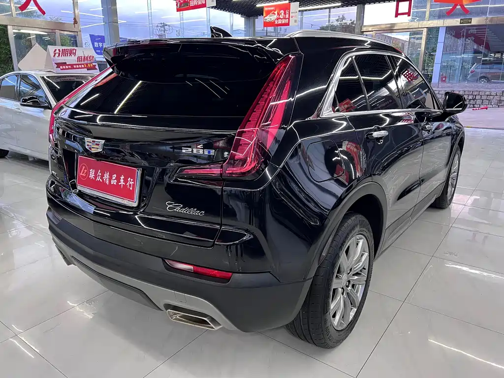 Cadillac XT4 — фото 6