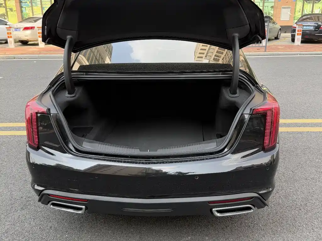Cadillac CT5 — фото 10