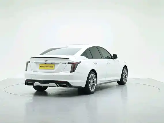 Cadillac CT5 — фото 5