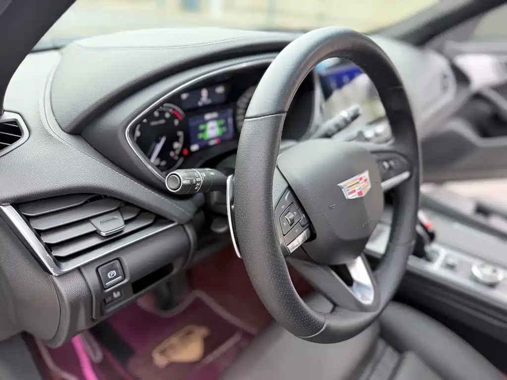 Cadillac CT5 — фото 14