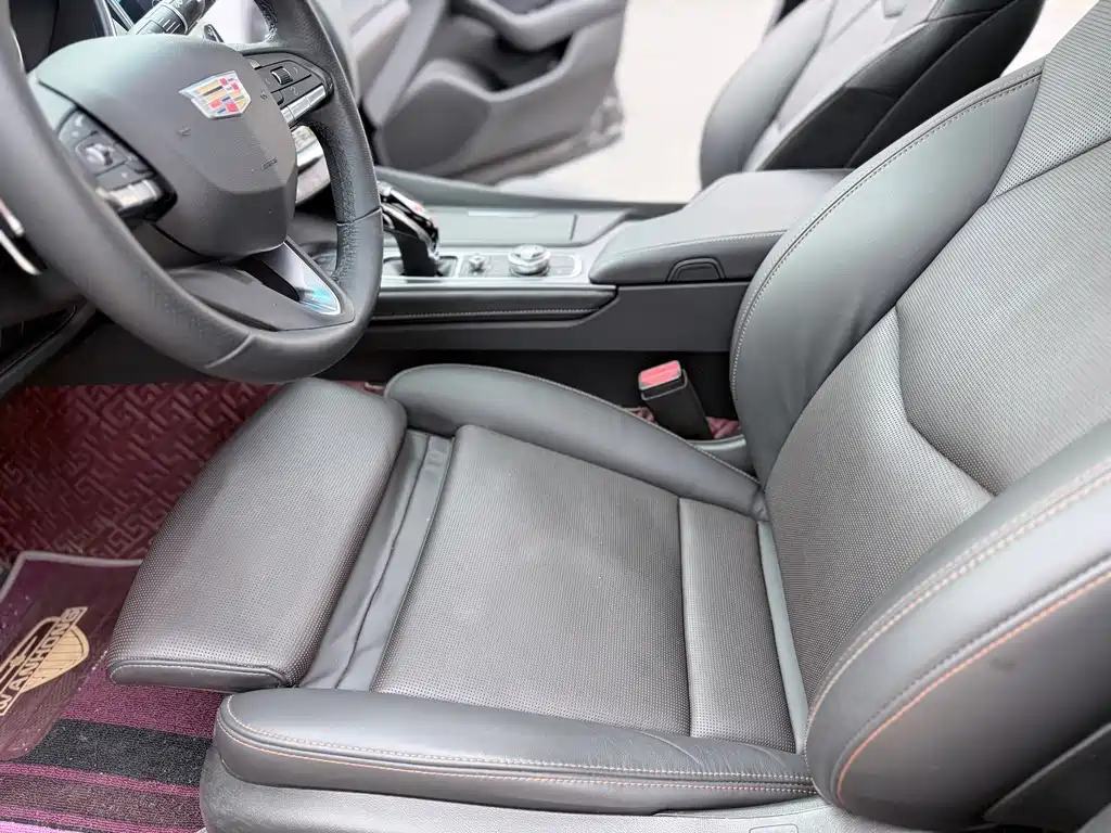Cadillac CT5 — фото 15