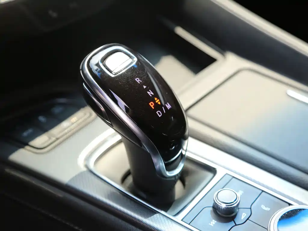 Cadillac CT5 — фото 8