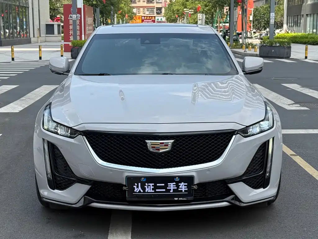 Cadillac CT5 — фото 2