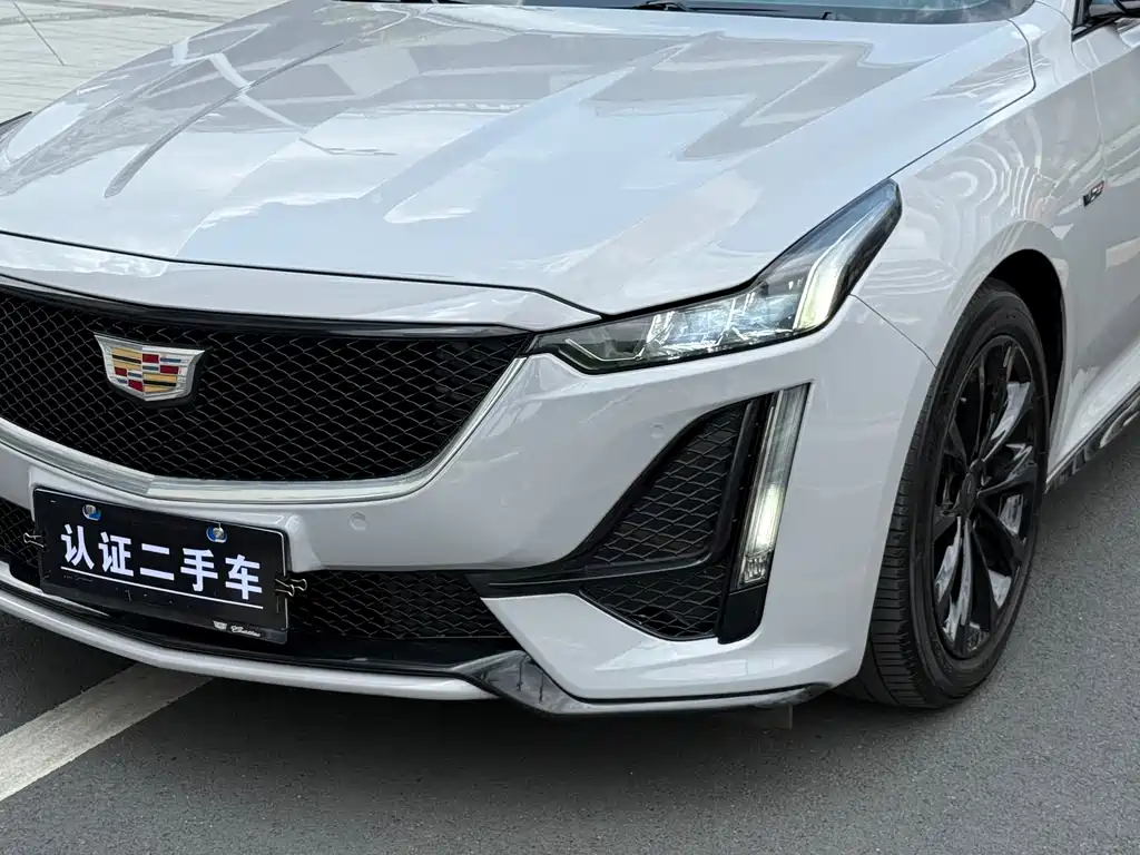 Cadillac CT5 — фото 19
