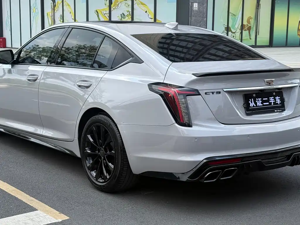 Cadillac CT5 — фото 7