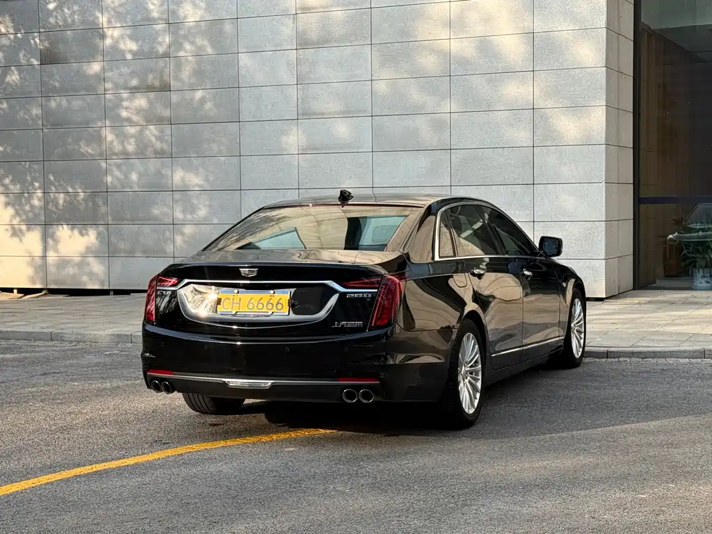 Cadillac CT6 — фото 20