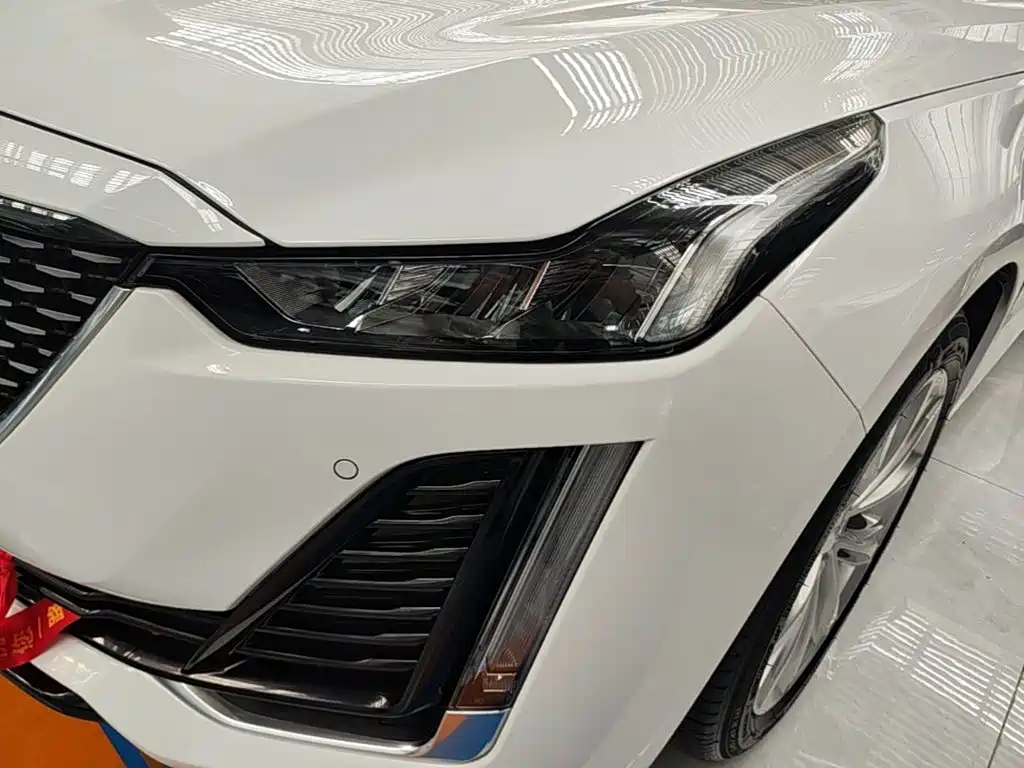 Cadillac CT5 — фото 24