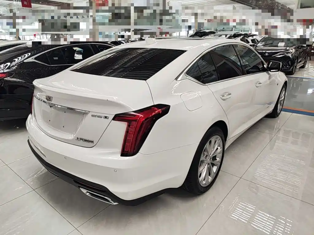 Cadillac CT5 — фото 7