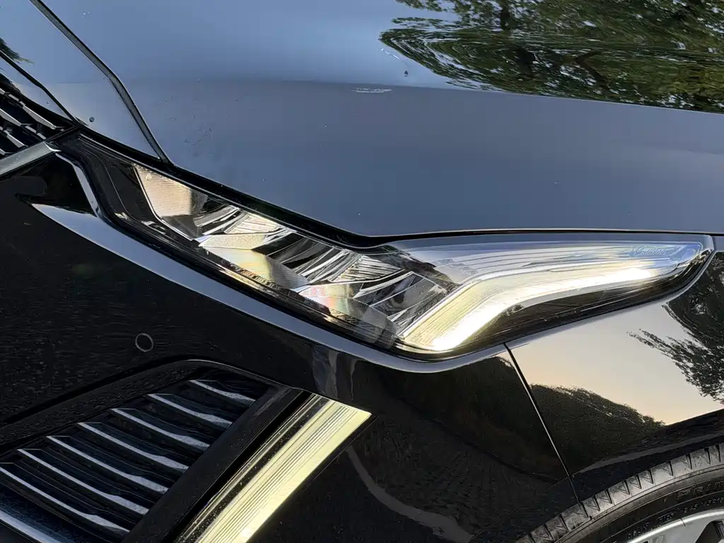 Cadillac CT5 — фото 13