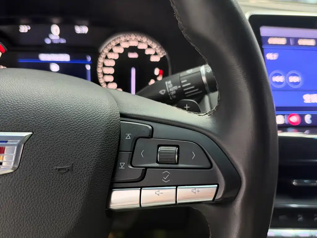 Cadillac CT5 — фото 17