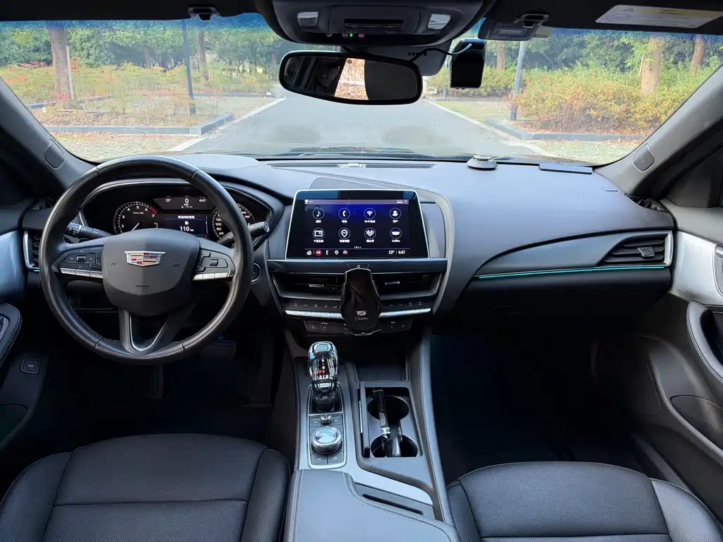 Cadillac CT5 — фото 7