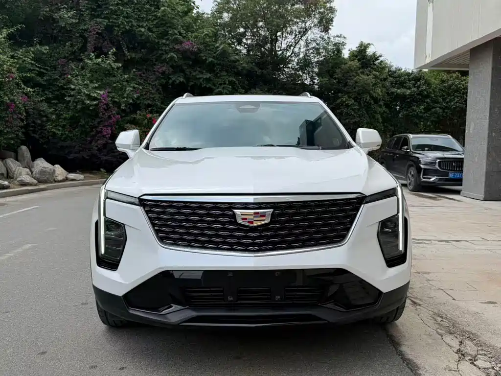 Cadillac XT4 — фото 2
