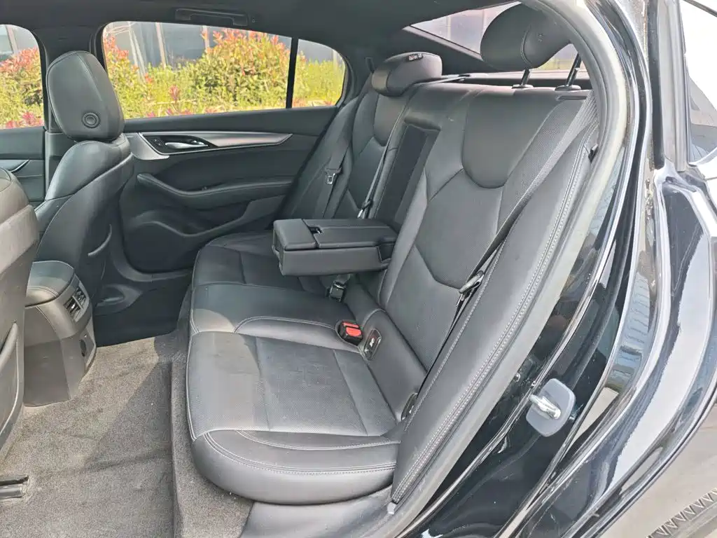 Cadillac CT5 — фото 17