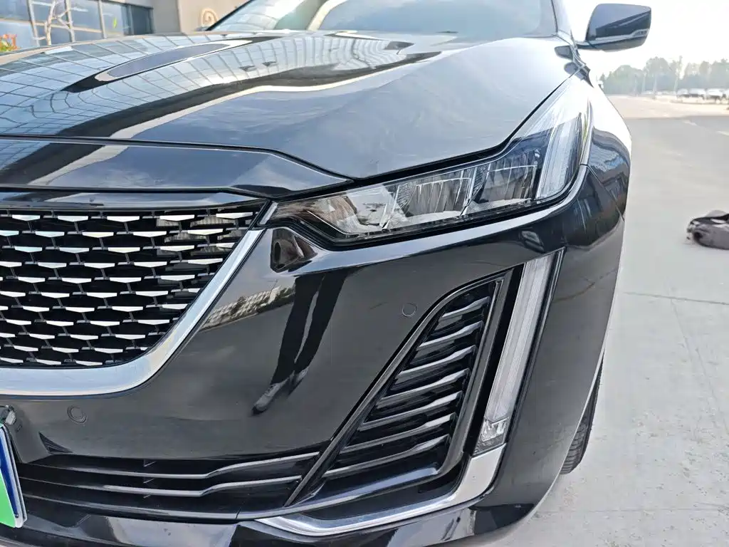 Cadillac CT5 — фото 24