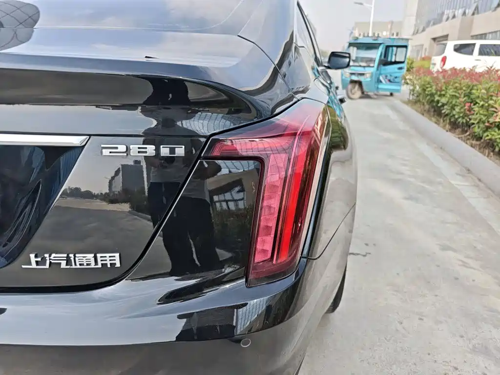 Cadillac CT5 — фото 8