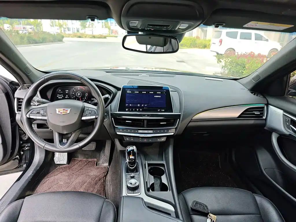 Cadillac CT5 — фото 10