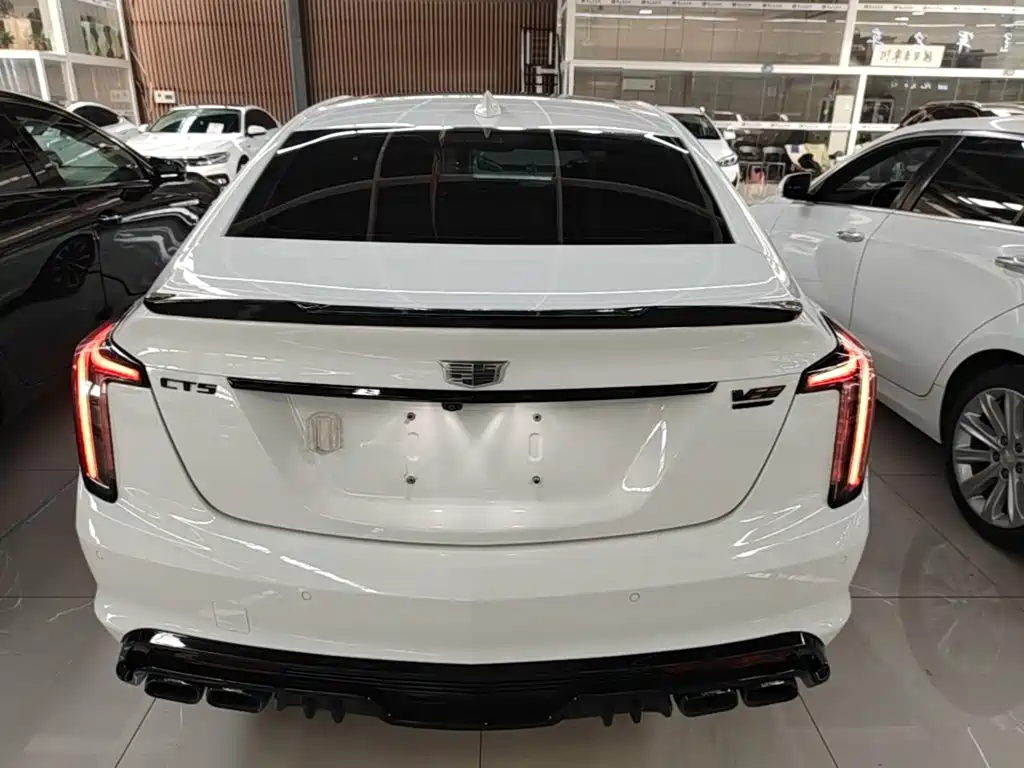 Cadillac CT5 — фото 6