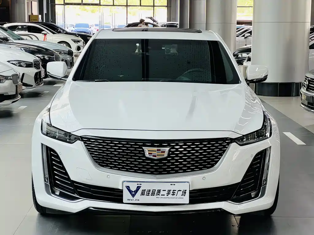Cadillac CT5 — фото 2