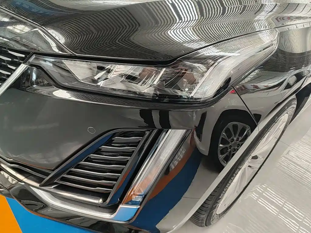 Cadillac CT5 — фото 24