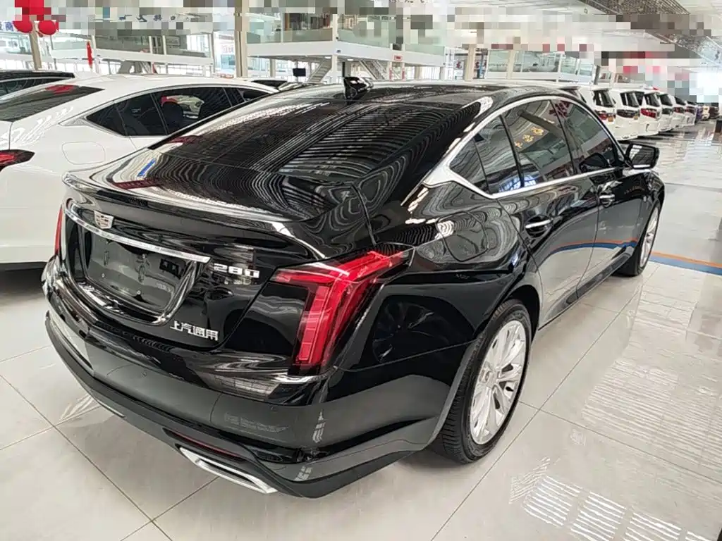 Cadillac CT5 — фото 7