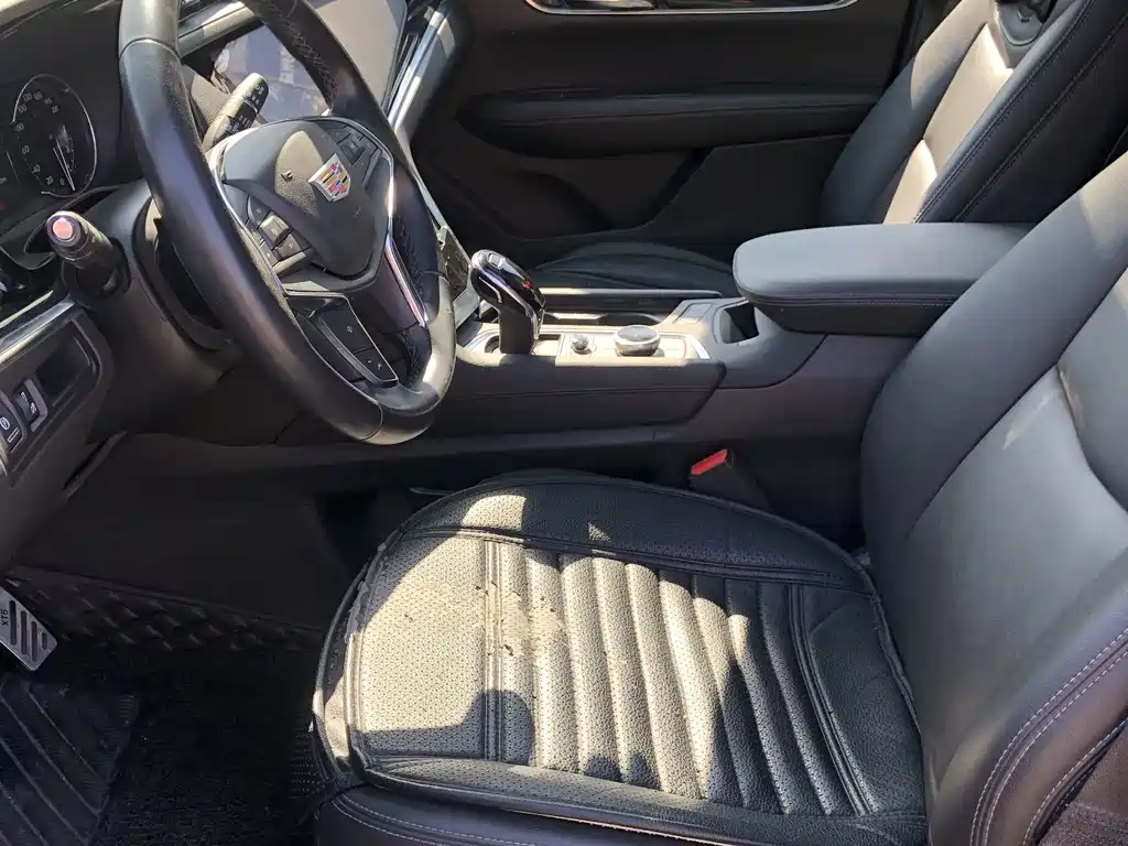Cadillac XT5 — фото 3