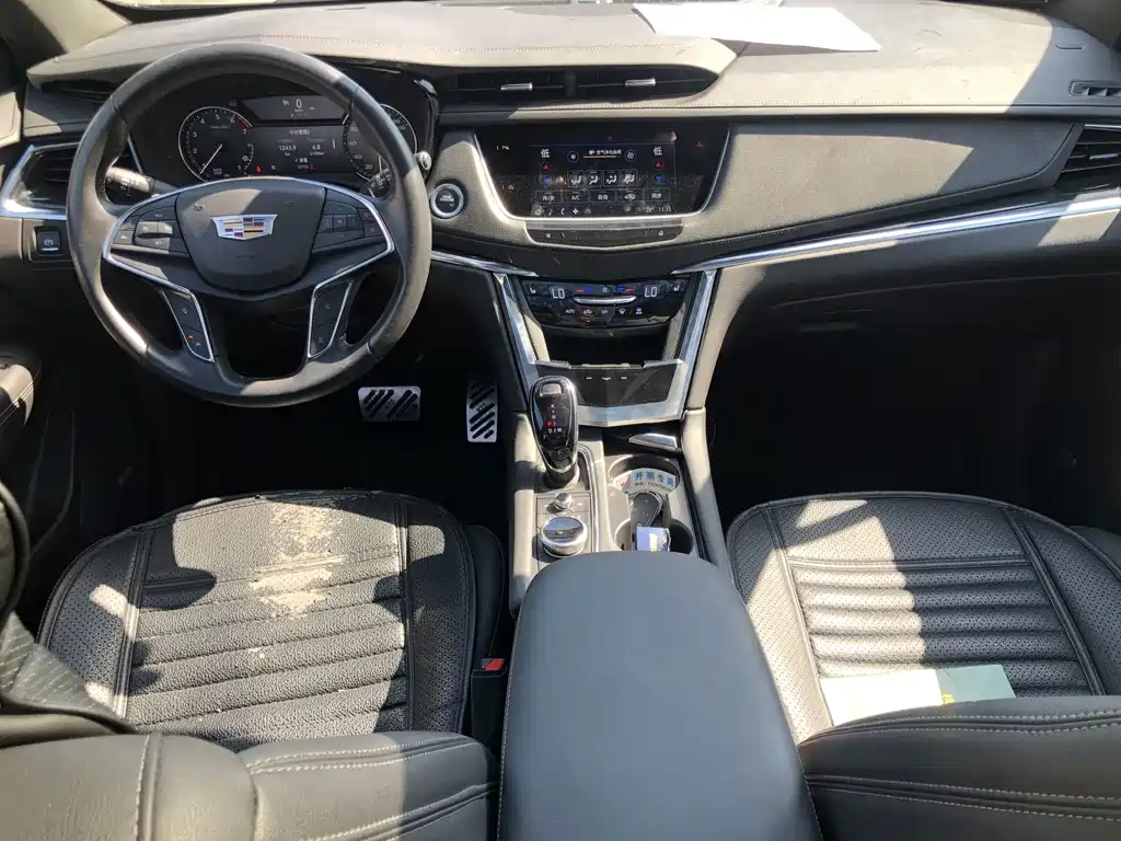 Cadillac XT5 — фото 6