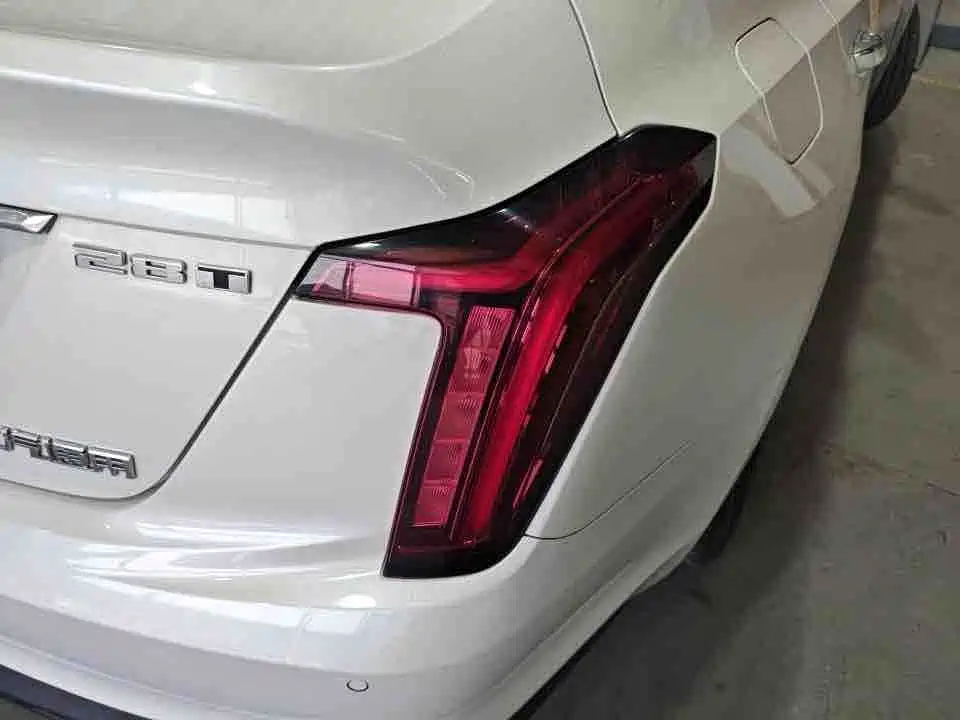 Cadillac CT5 — фото 7