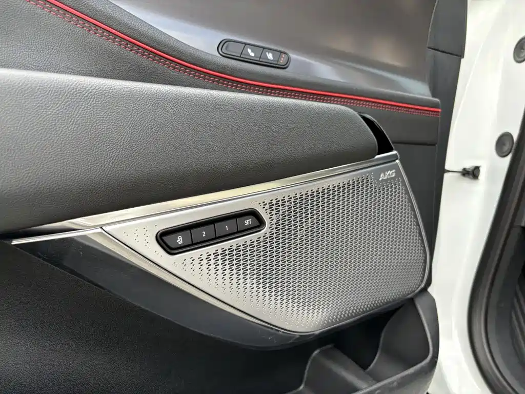 Cadillac GT4 — фото 13